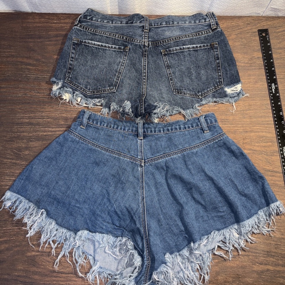We The Free People Women's 29 Denim Cut Off Shorts Bundle Daisy Harlie - Picture 3 of 5